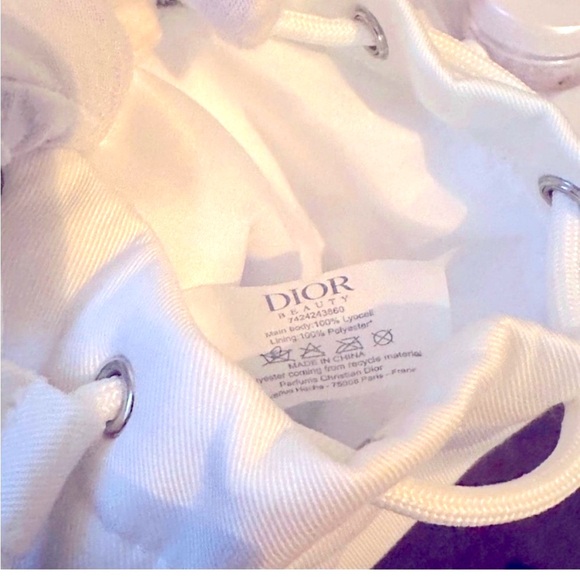 DIOR White Canvas Bucket Pouch Beauty Embroidered DIOR Logo & Box! - Picture 7 of 15